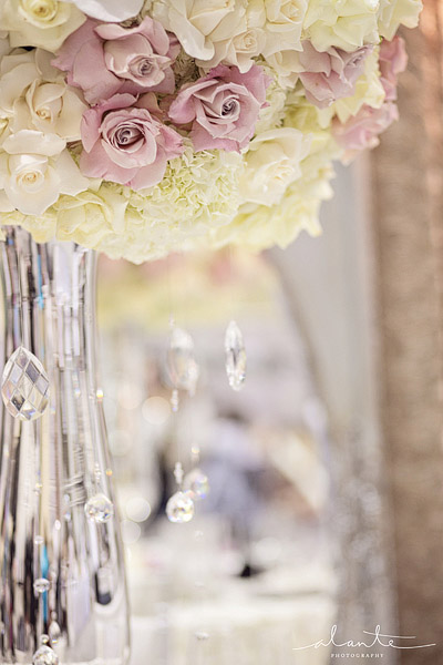 Glam and luxe wedding table setting from SAL floral design